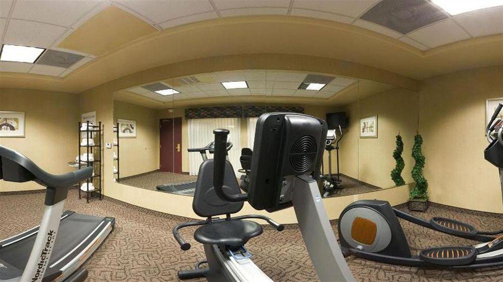Holiday Inn Express & Suites Dinuba West By Ihg Bagian luar foto