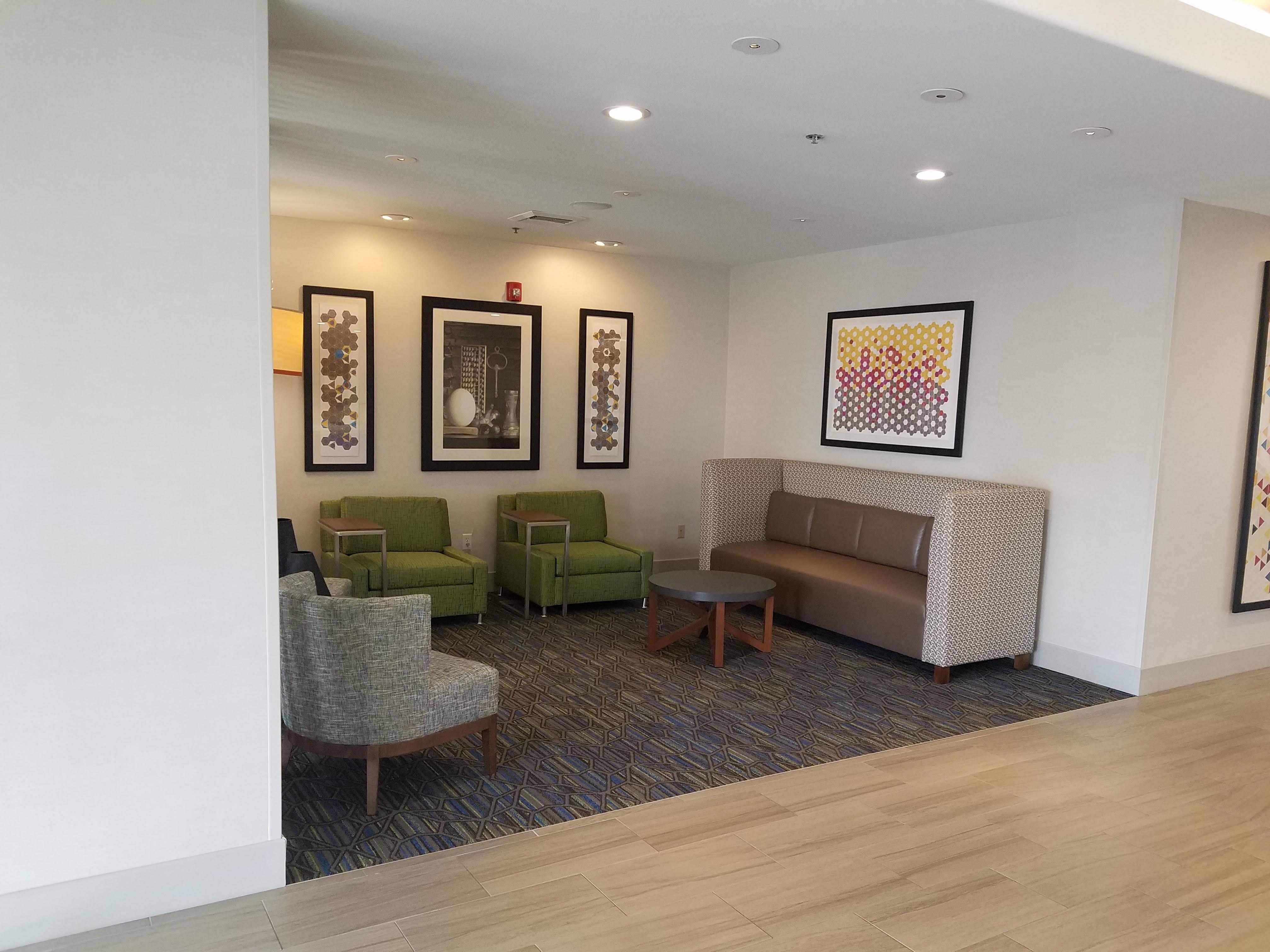Holiday Inn Express & Suites Dinuba West By Ihg Bagian luar foto