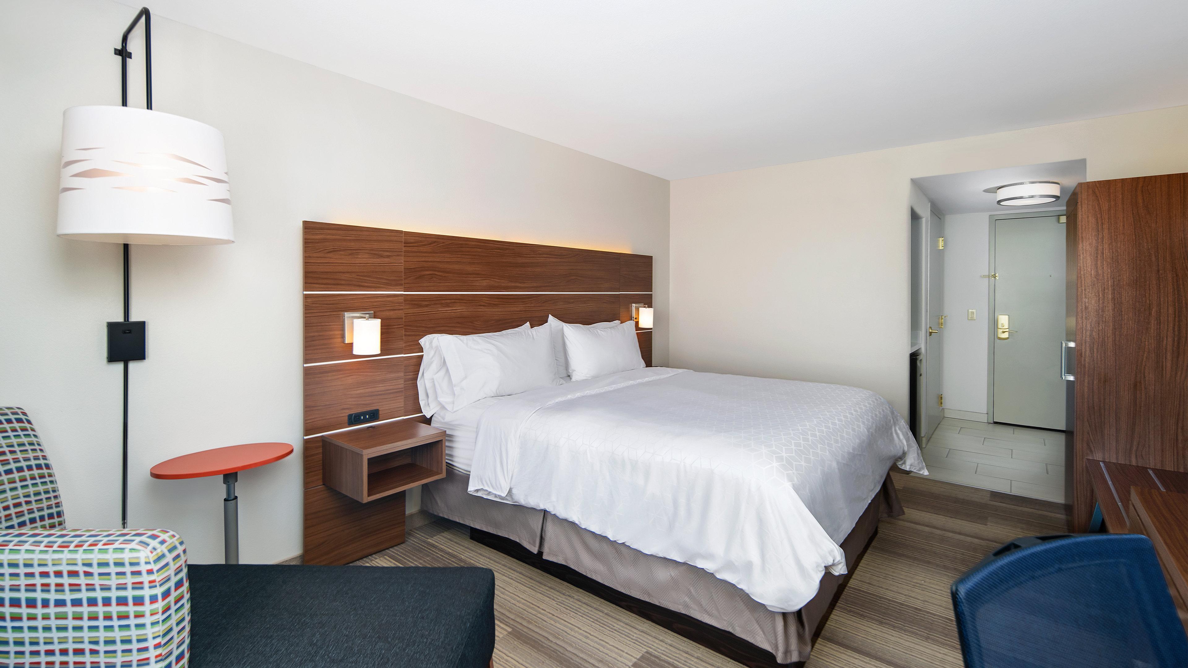 Holiday Inn Express & Suites Dinuba West By Ihg Bagian luar foto