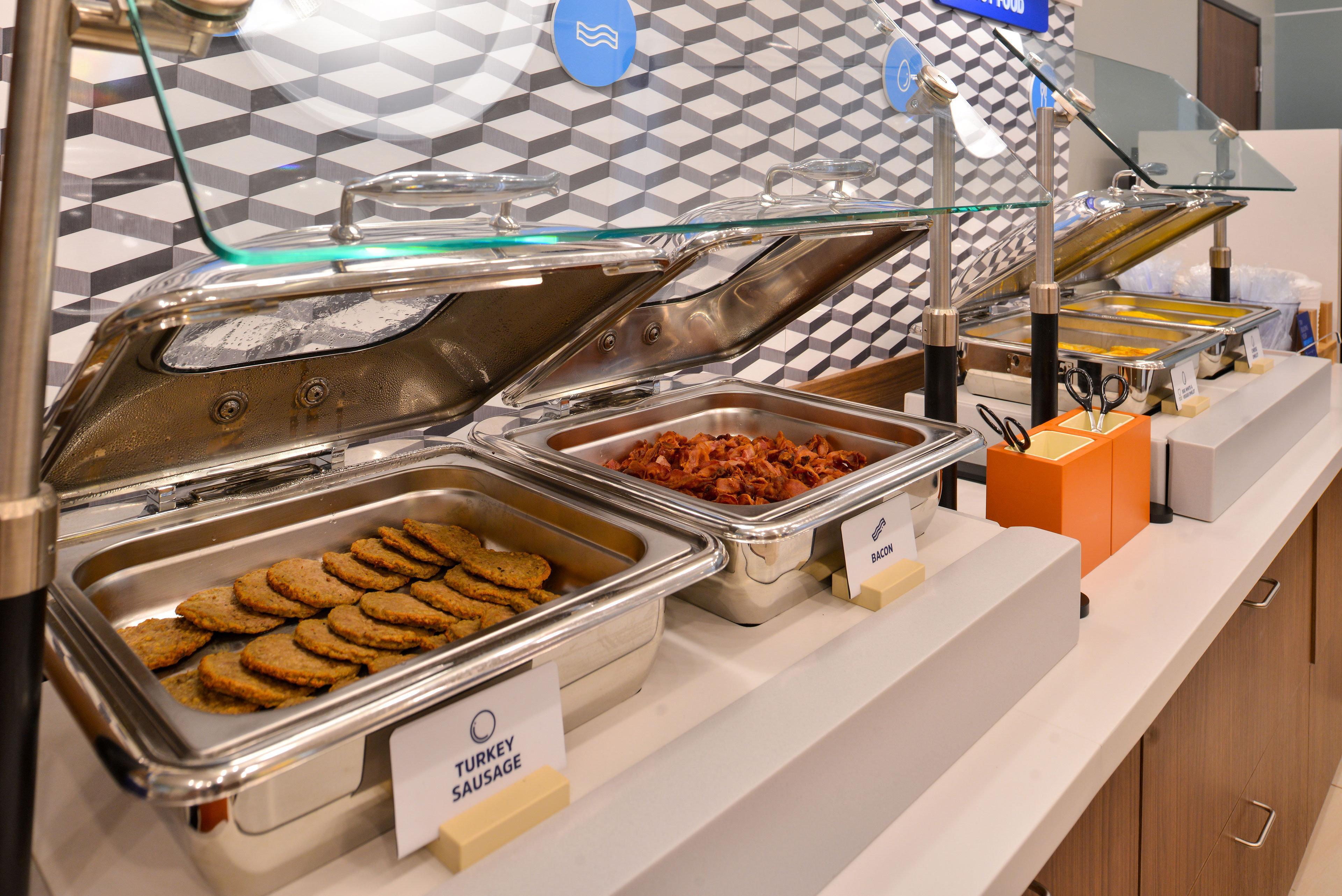 Holiday Inn Express & Suites Dinuba West By Ihg Bagian luar foto