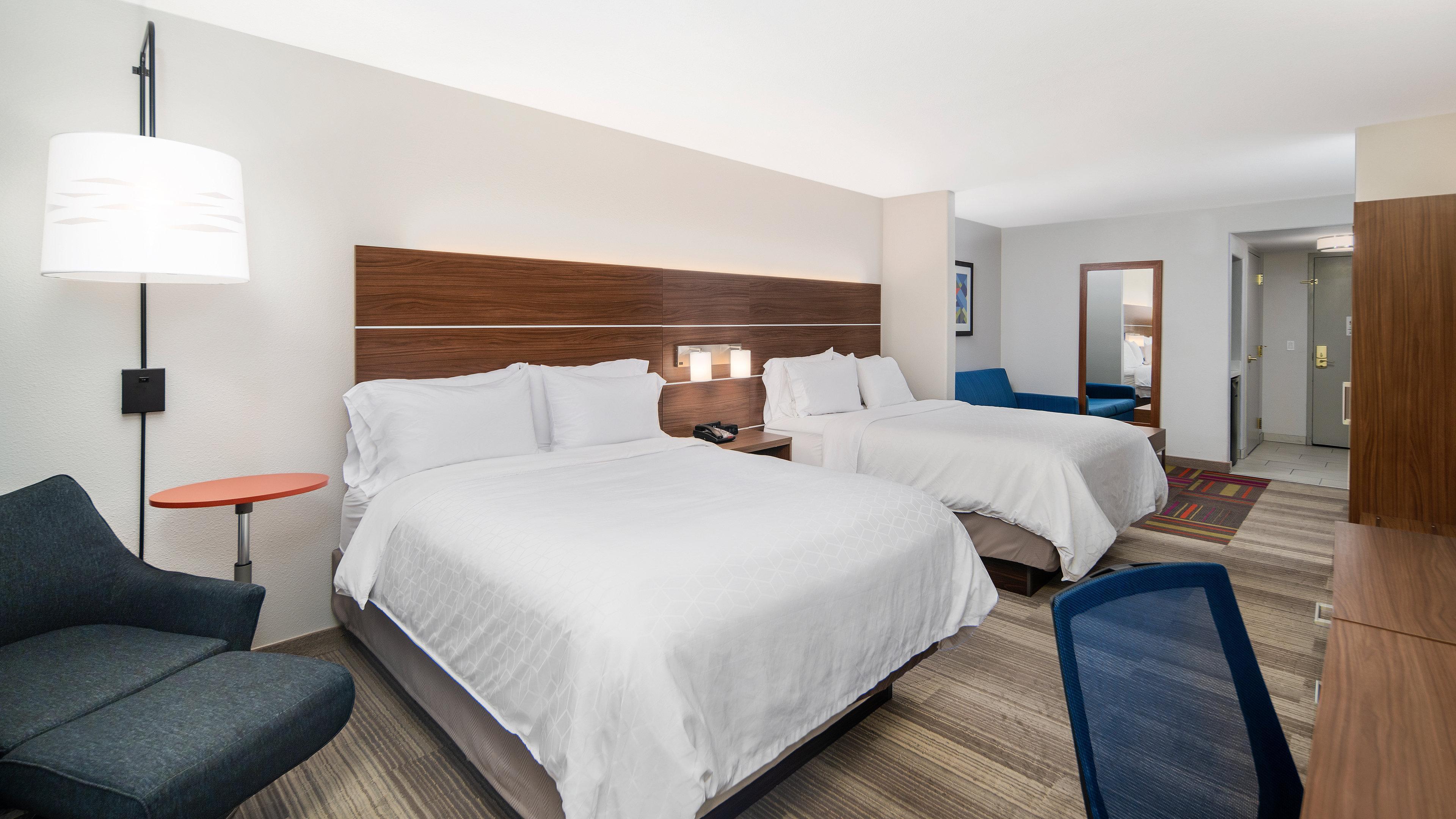 Holiday Inn Express & Suites Dinuba West By Ihg Bagian luar foto