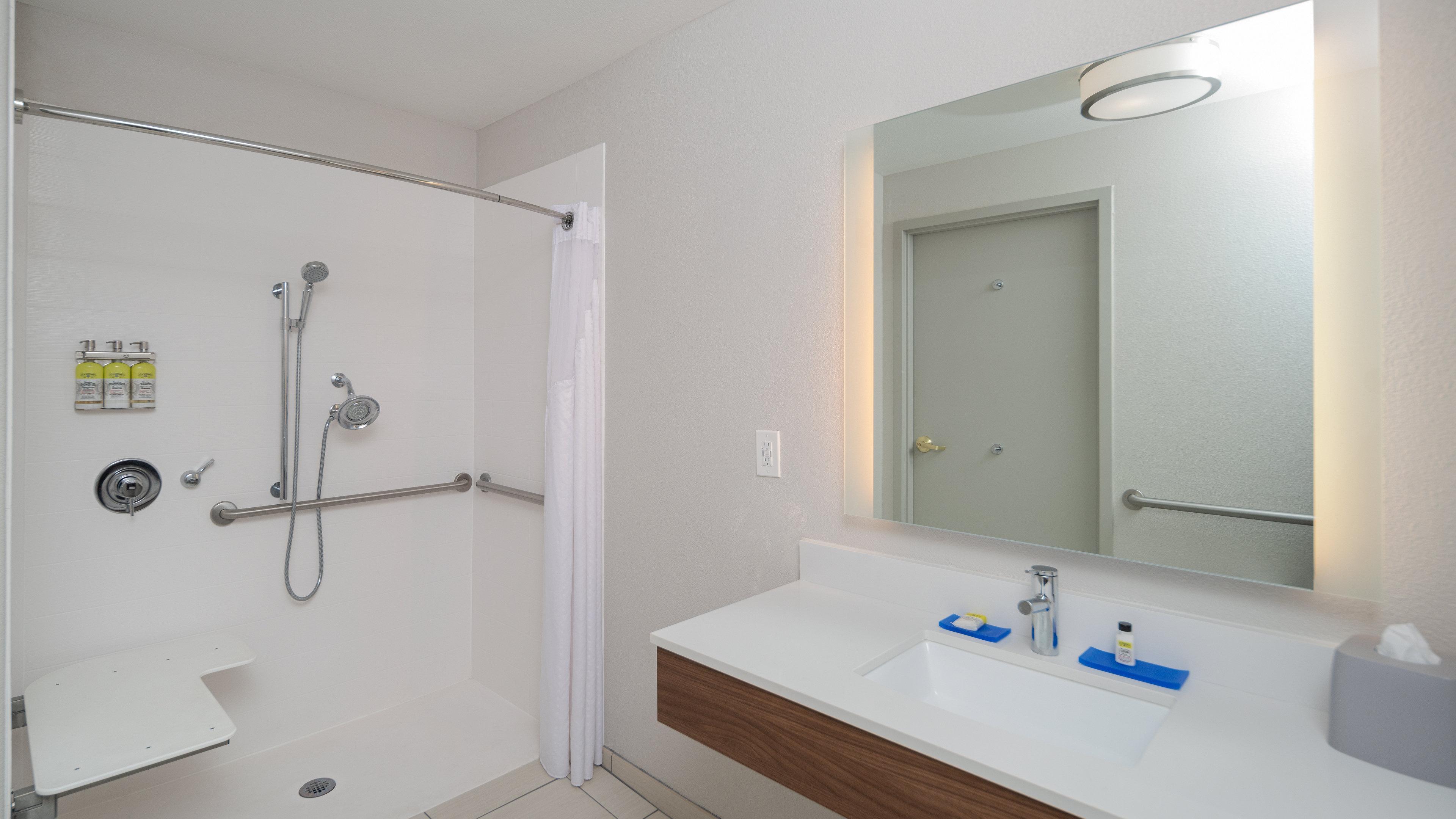 Holiday Inn Express & Suites Dinuba West By Ihg Bagian luar foto
