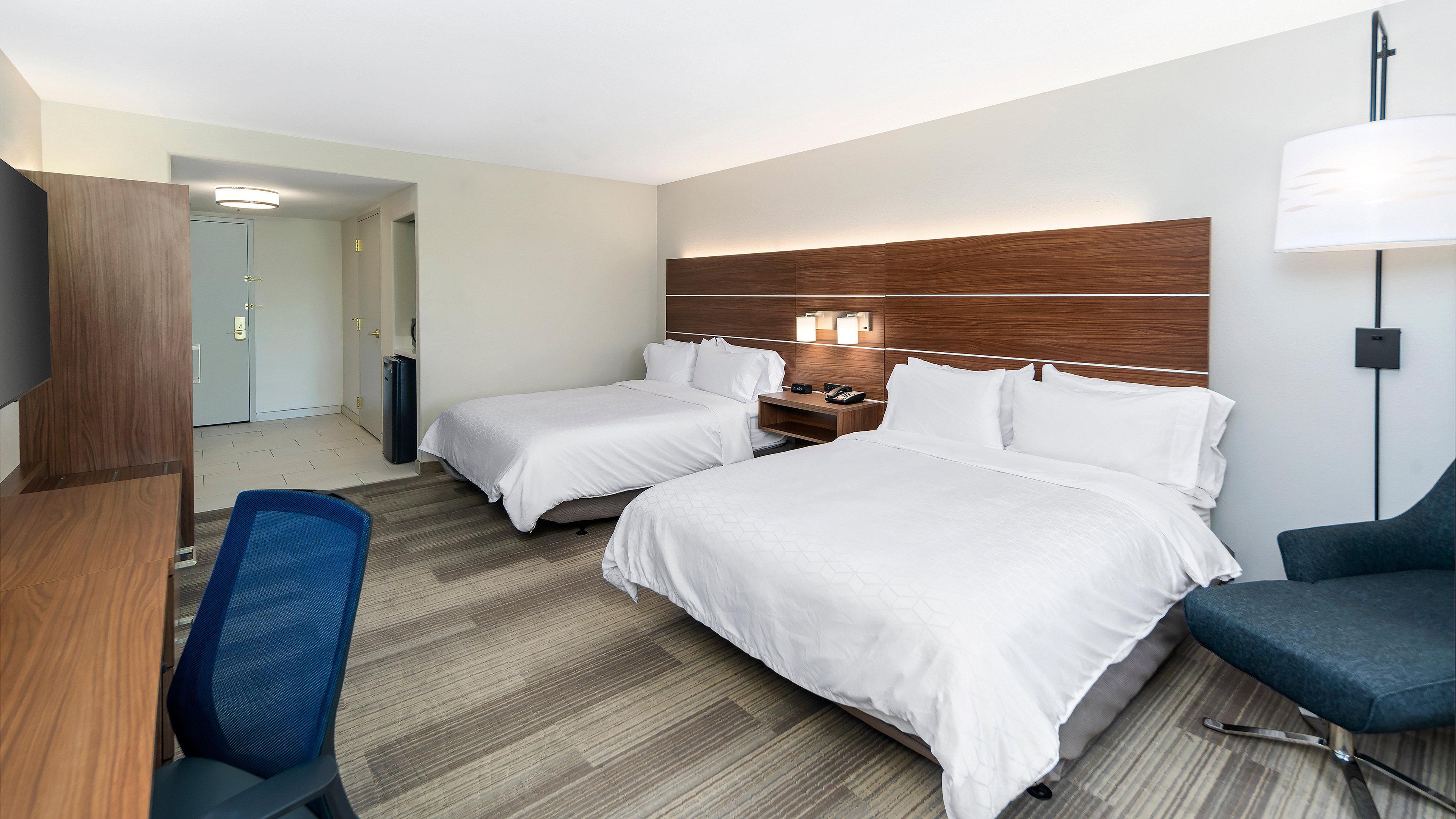 Holiday Inn Express & Suites Dinuba West By Ihg Bagian luar foto