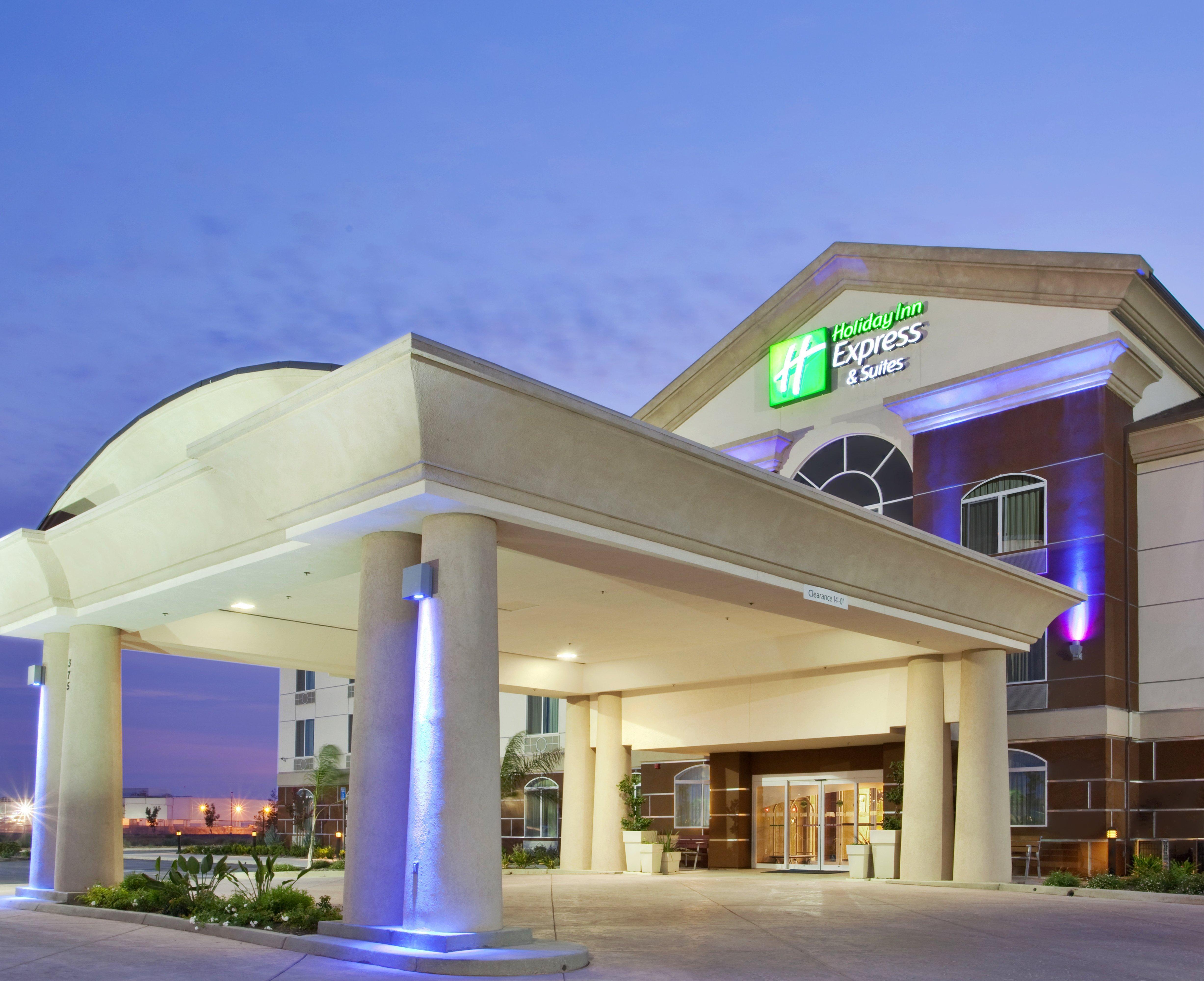Holiday Inn Express & Suites Dinuba West By Ihg Bagian luar foto