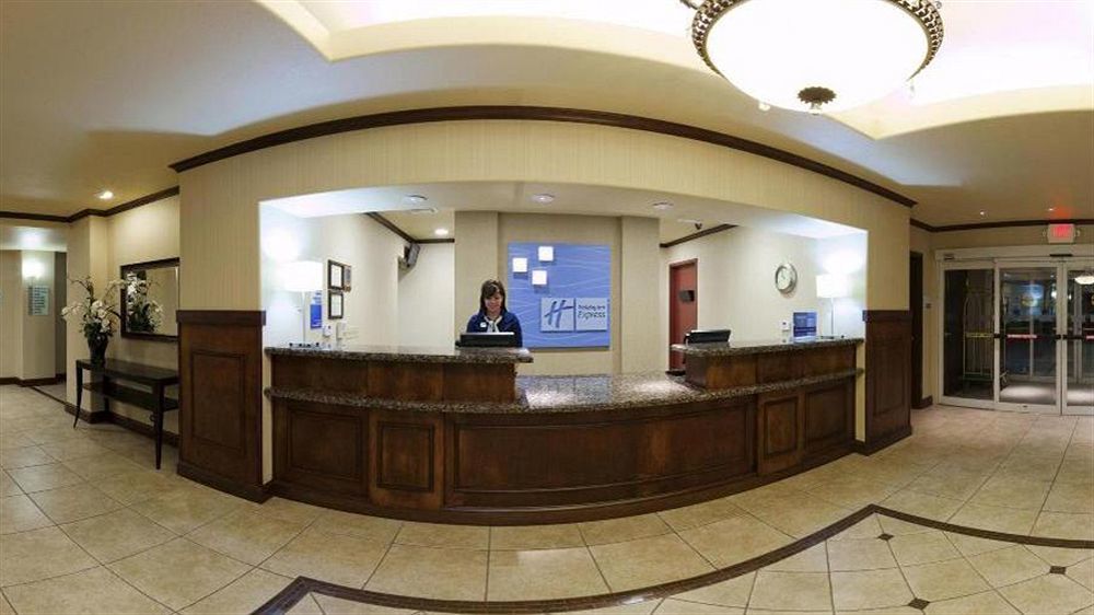 Holiday Inn Express & Suites Dinuba West By Ihg Bagian luar foto